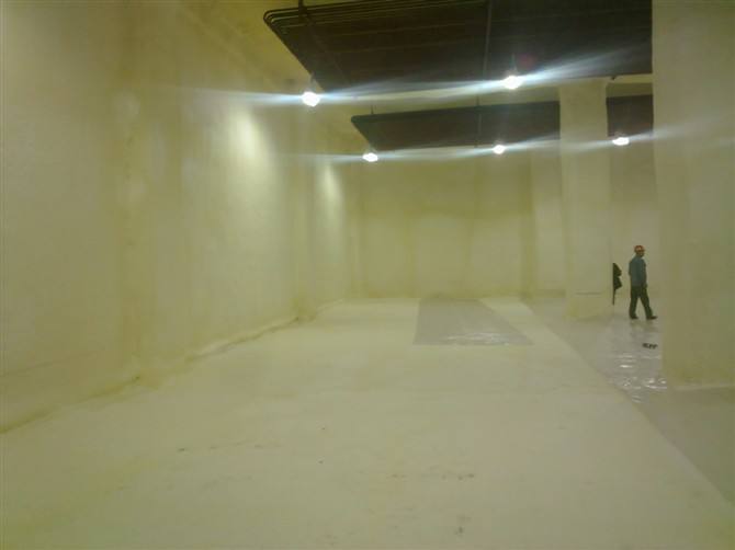 鄭明物流江蘇鹽城冷庫(kù)聚氨酯噴涂現(xiàn)場(chǎng)